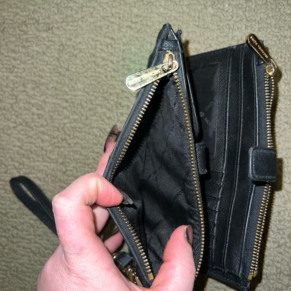 Authentic Michael Kors black leather wristlet - Picture 4 of 7